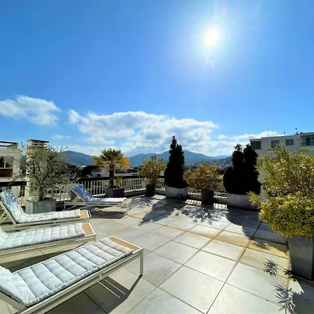 St-30 Climatise En Dernier Etage Avec Piscine En * Мандельё-ла-Напуль